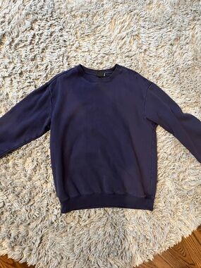 H&M Men's Navy Blue Crewneck Sweater